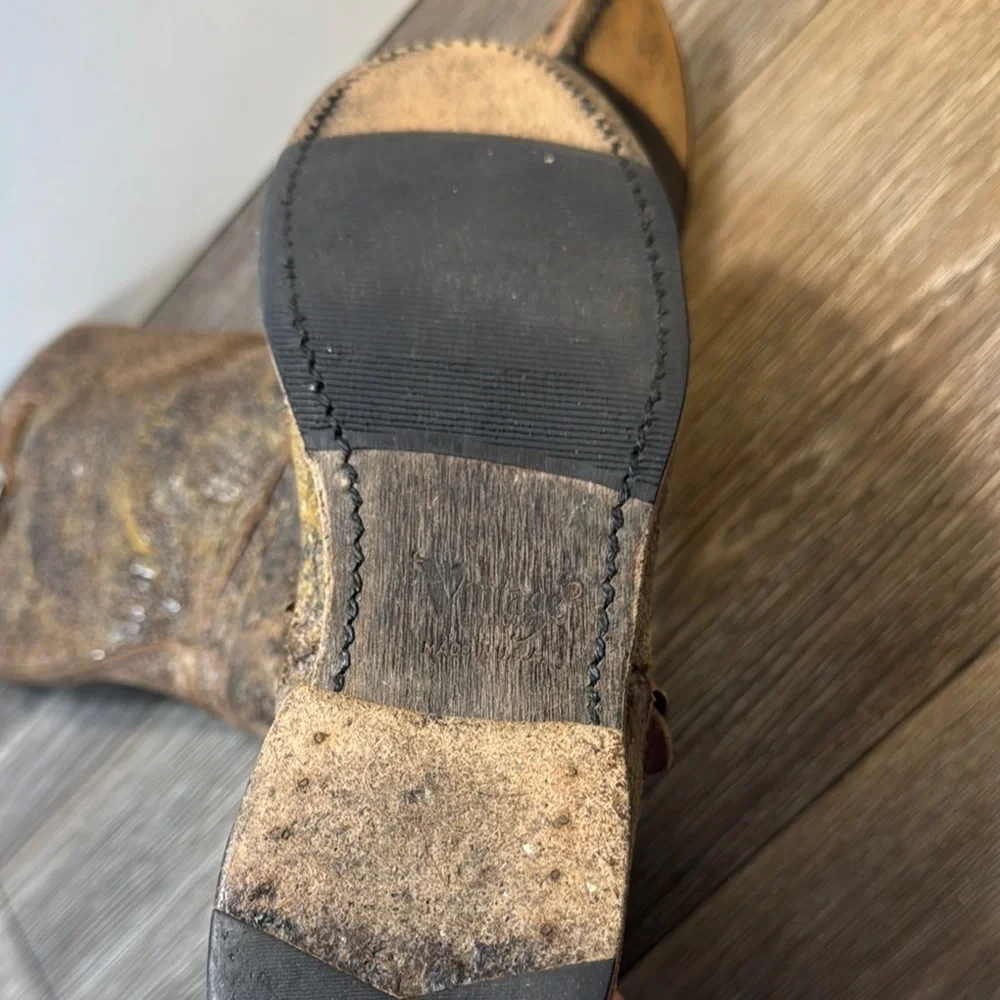 Vintage made in USA Distressed Leather Ankle Boots woman’s size 8 (b238)